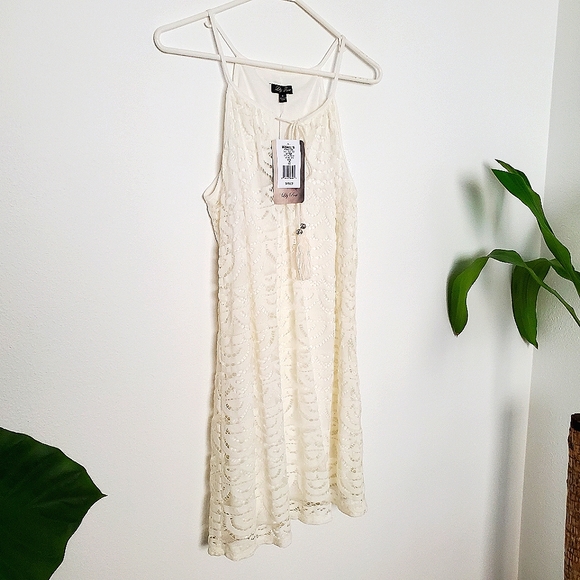 Dress - Picture 4 of 5